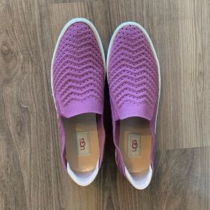 EUC UGG Sammy Slip On Sneaker